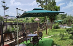 Dù che nắng ngoài trời lệch tâm vuông 2m5 xoay 360 độ